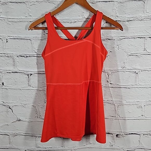 Mountain Hardware Tank - Picture 1 of 8